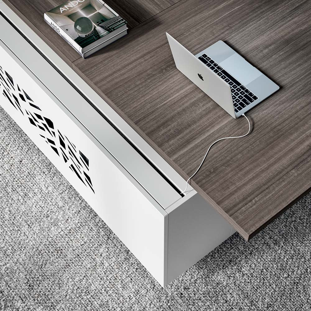 T45 directiebureau met houtdecor blad en wit bewerkt zijpaneel, van bovenaf