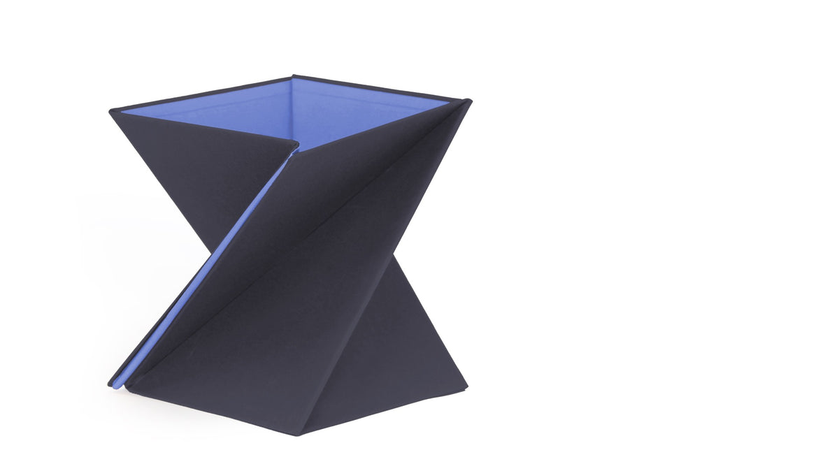Zit-sta hulp voor laptop in zwart met blauwe binnenkant