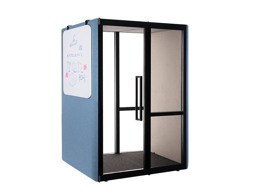 Akoestische belcel Askia Kameleon K1.5+, eenpersoons werkcabine met glazen deur en breed bureaublad