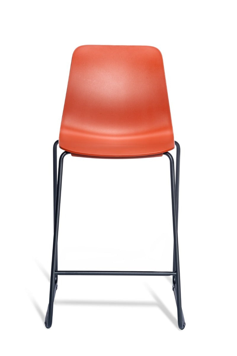 Unik barkruk in oranje met zwart frame, 66 cm zithoogte