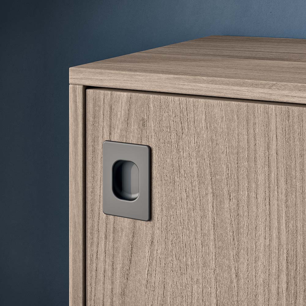 Greep van de Q4 schuifdeurkast in houtdecor van dichtbij