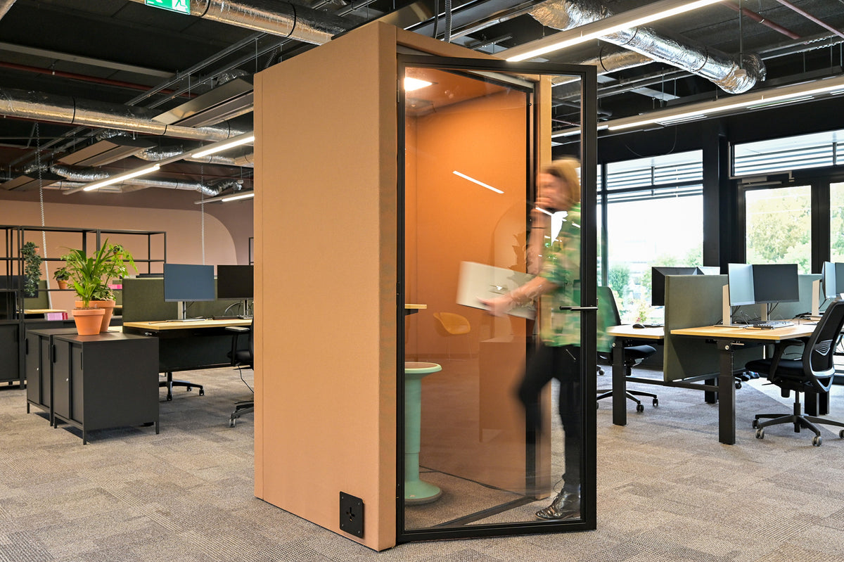 M+ Room belcel van bamboe met glazen deur