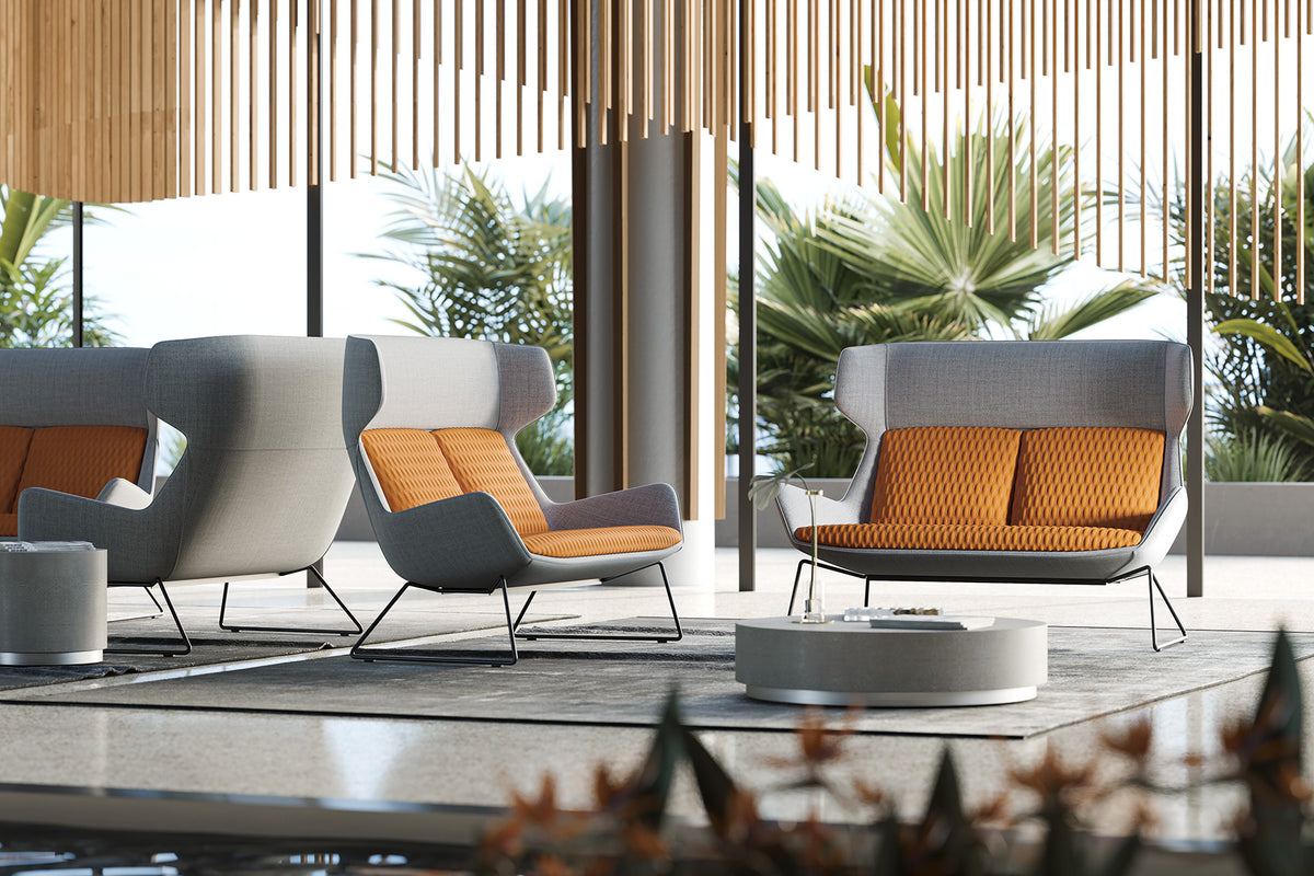 Samba Duo High tweezitsbanken in een lounge met planten