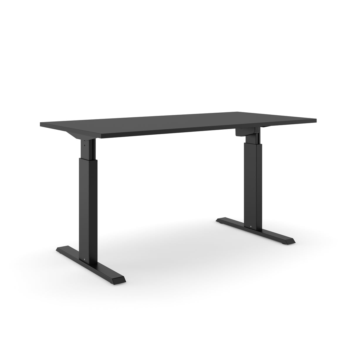 Elektrisch zit-sta bureau AF 140 met zwart blad op een zwart T-frame zonder dwarsbalk