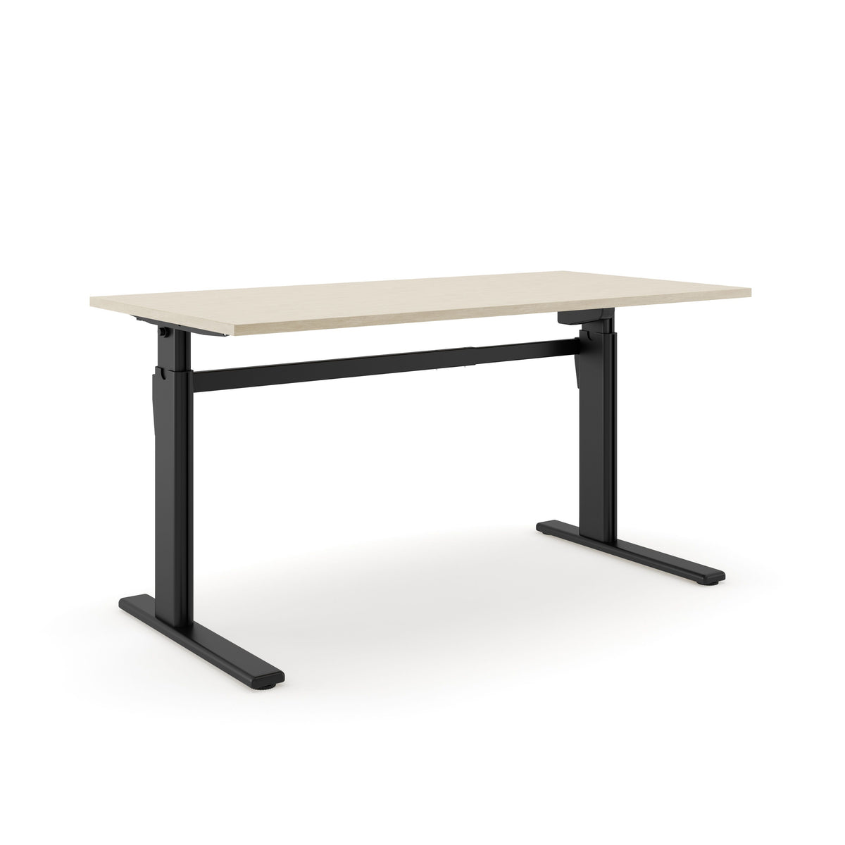 Elektrisch zit-sta bureau AF 150 met blad in licht eikendecor op een zwart frame met dwarsbalk, schuin van voren