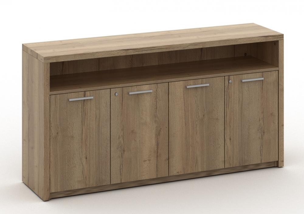 Dressoir Manager in eikendecor met vier deuren met lange grepen en een open vak over de volle breedte