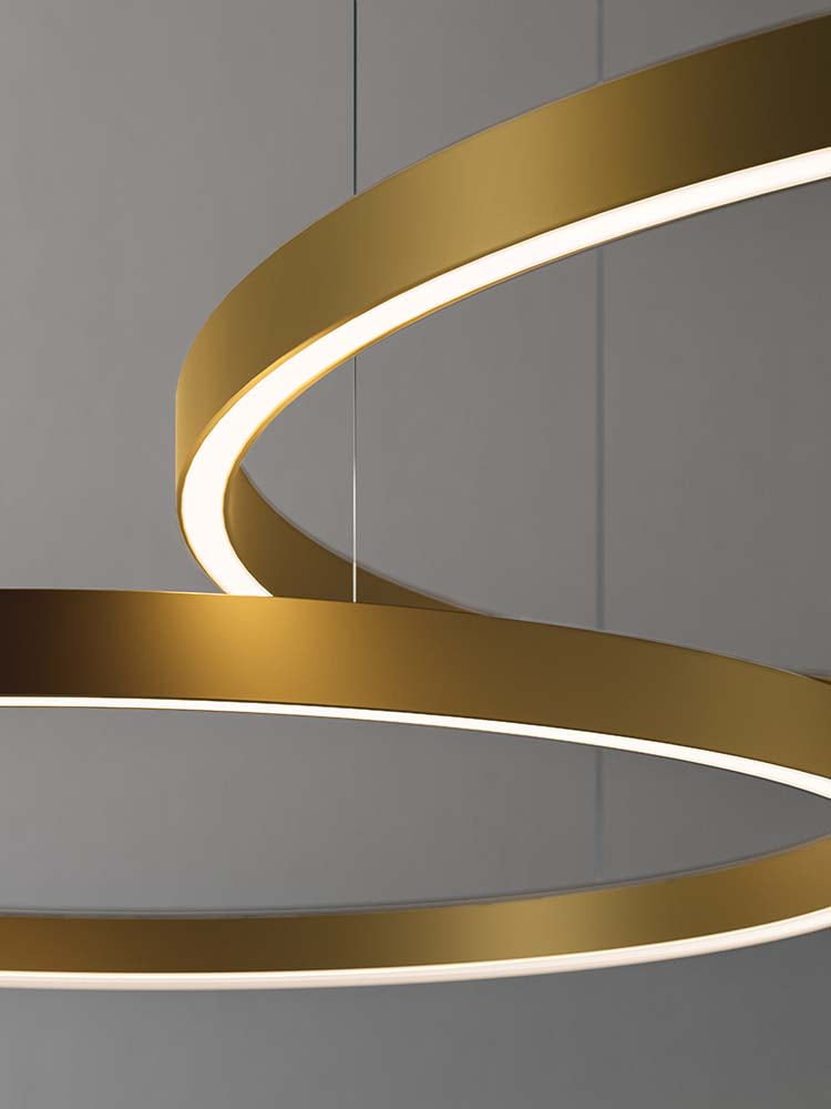 Ronde hanglamp in bronskleur, detail van het aluminium profiel met diffuser