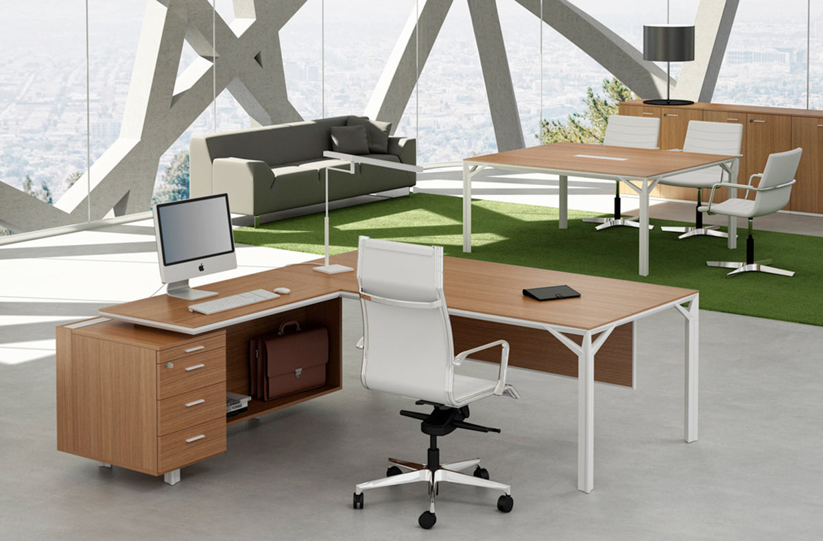 X8 directie hoekbureau in een directiekamer met loungebank