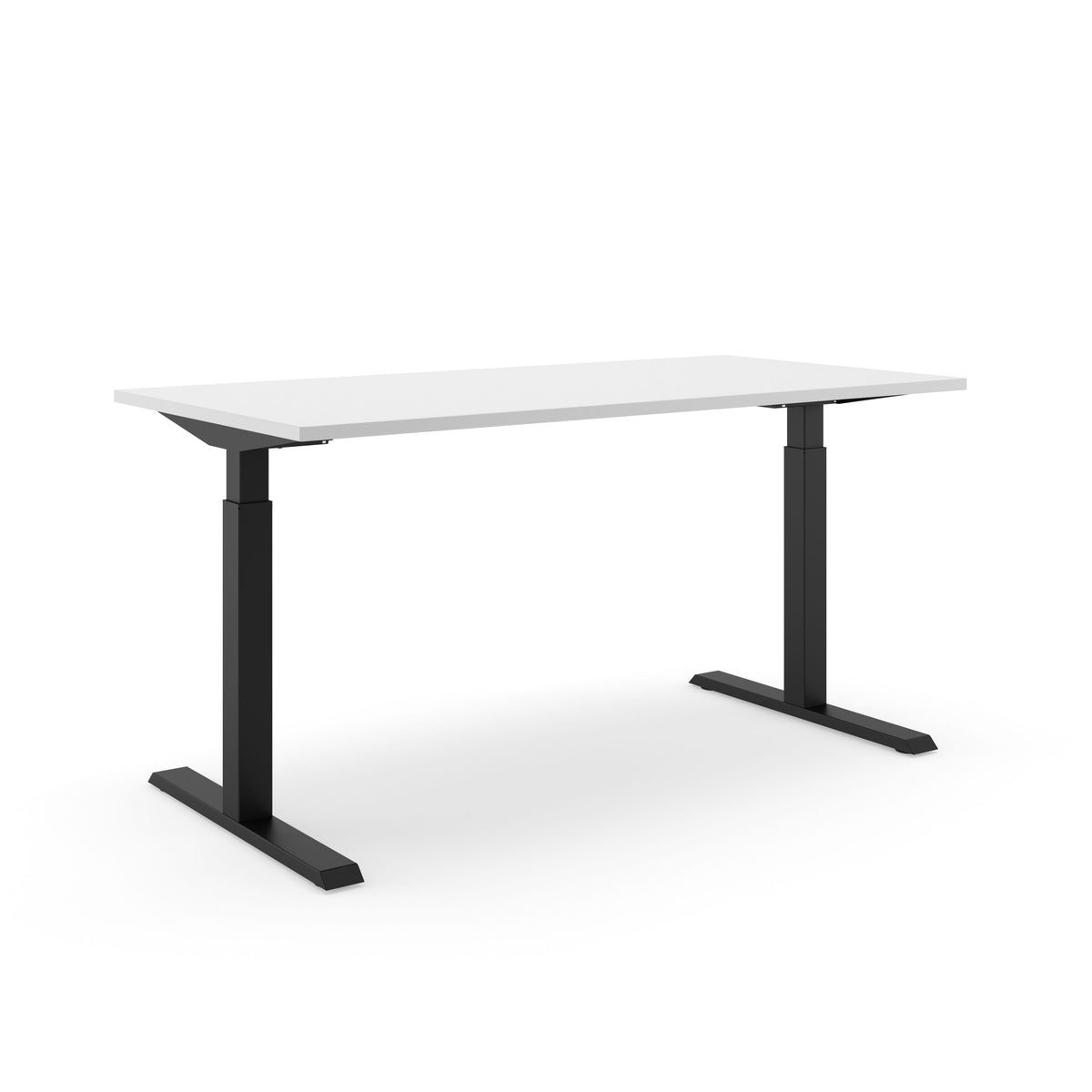 Elektrisch zit-sta bureau SF 370 met zilvergrijs blad op een zwart T-frame, schuin van voren