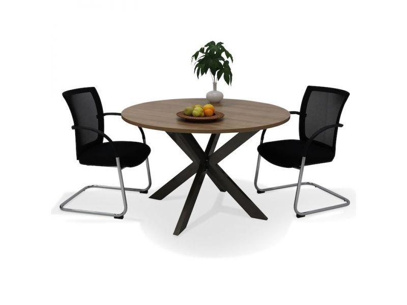 Ronde vergadertafel in houtdecor op een zwarte gekruiste stervoet, met twee zwarte mesh stoelen