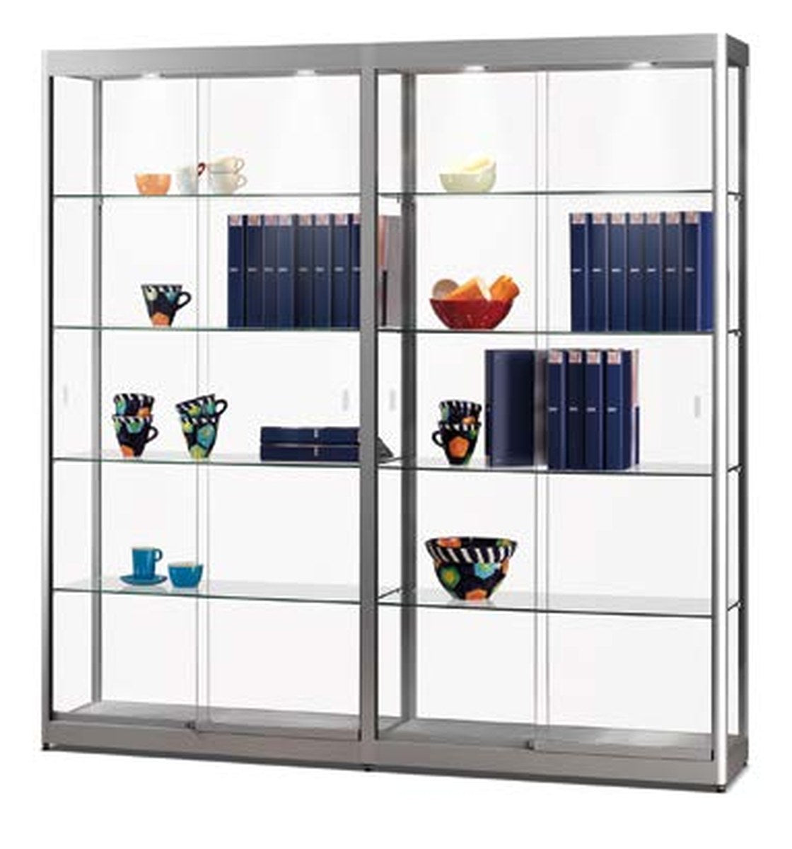 Verlichte vitrinekast met schuifdeuren, 198 cm breed in zilver, doorgebouwd tot een vitrinewand