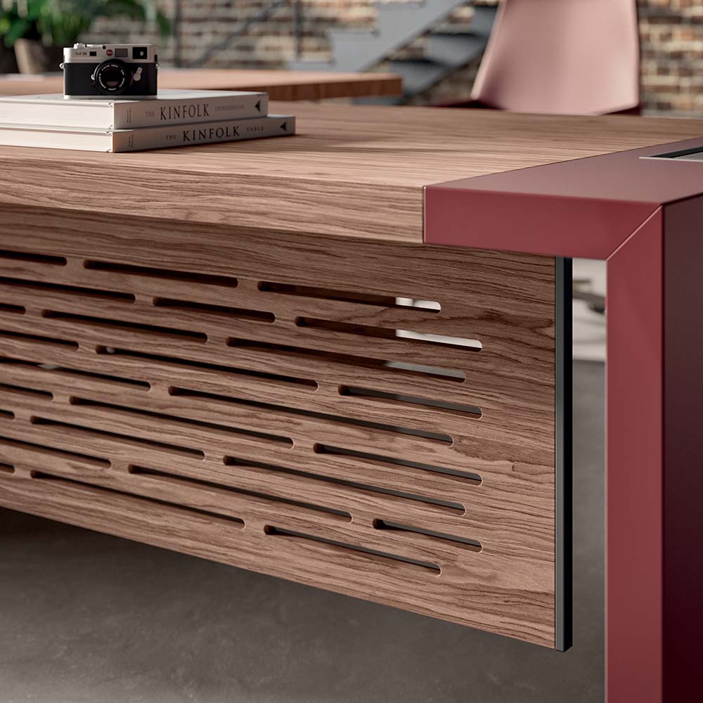 Fineerpanelen van het e-10 hoekbureau met rood lederen inleg