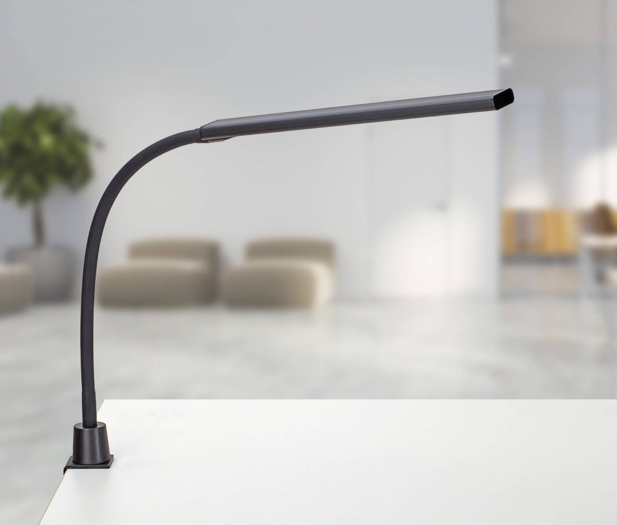 Bureaulamp Pir LED in zwart met bureauklem