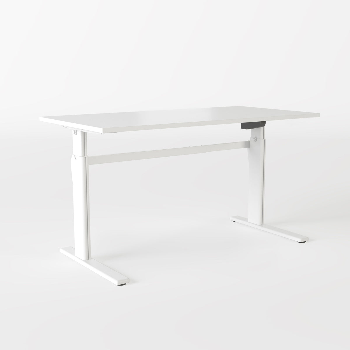 Het AF 150 bureau in witte uitvoering, met wit blad op een wit frame met dwarsbalk