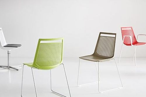 Akami vergaderstoelen in kleuren