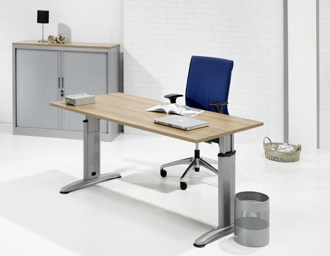 Bureau T-system met eikendecor blad en blauwe bureaustoel