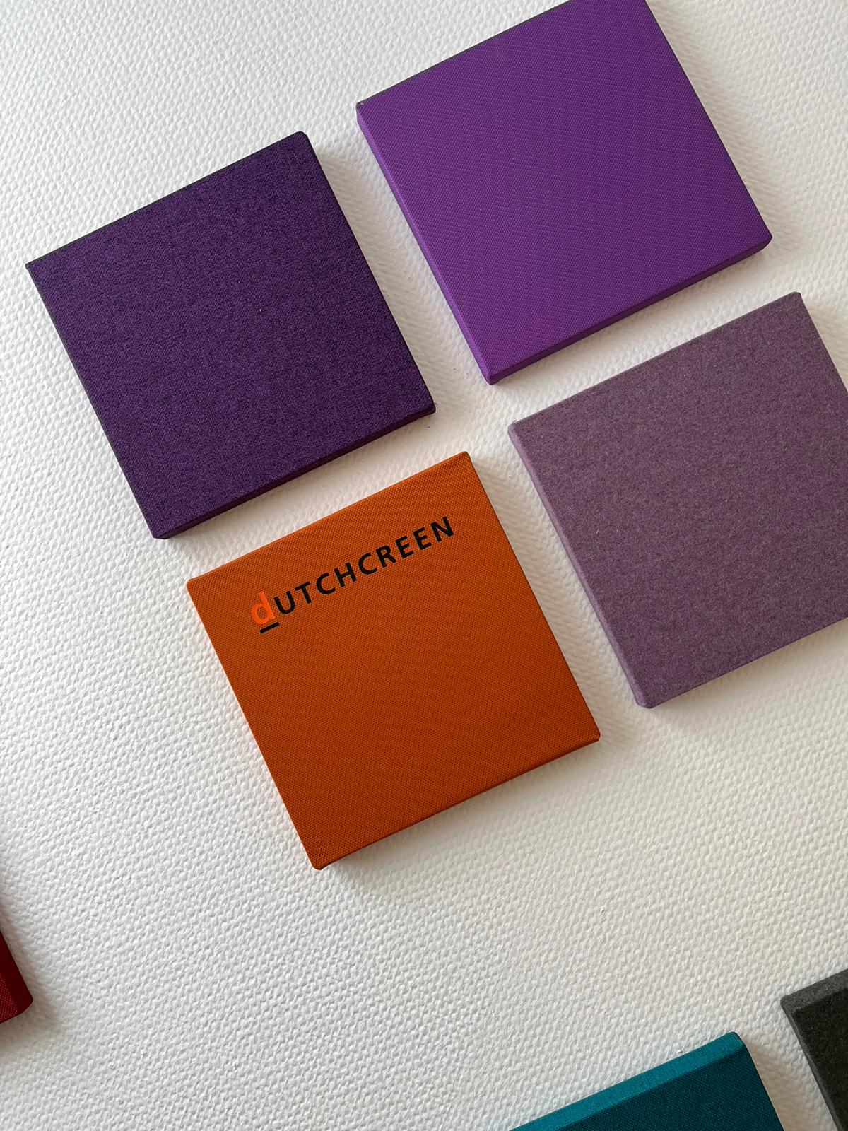 MUTE akoestische panelen in paars en oranje van dichtbij
