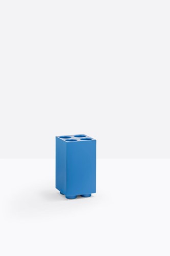 Pedrali Brik 4 paraplustandaard met 4 gaten in blauw
