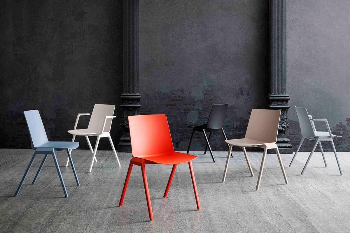 Jubel vergaderstoelen in een vergaderruimte