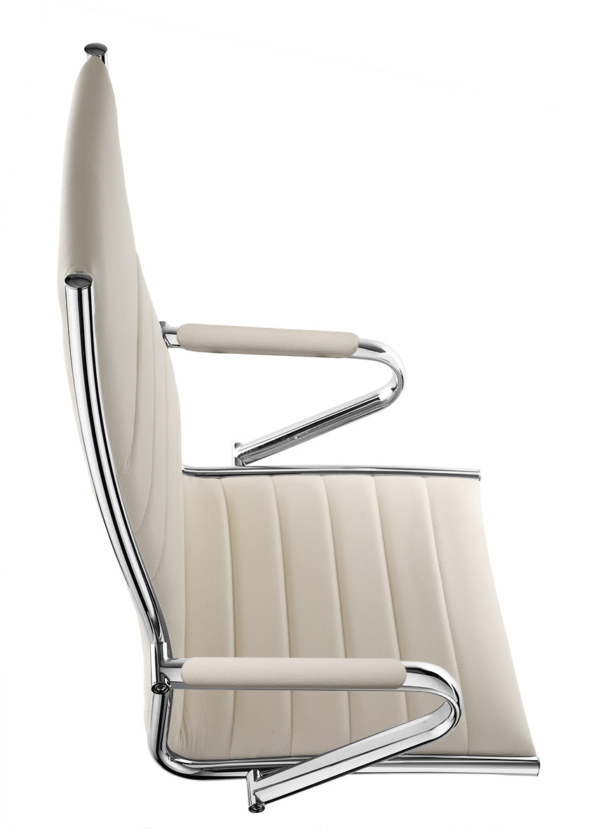 Zijaanzicht van de Classic bureaustoel in taupe leder, met chromen armleggers