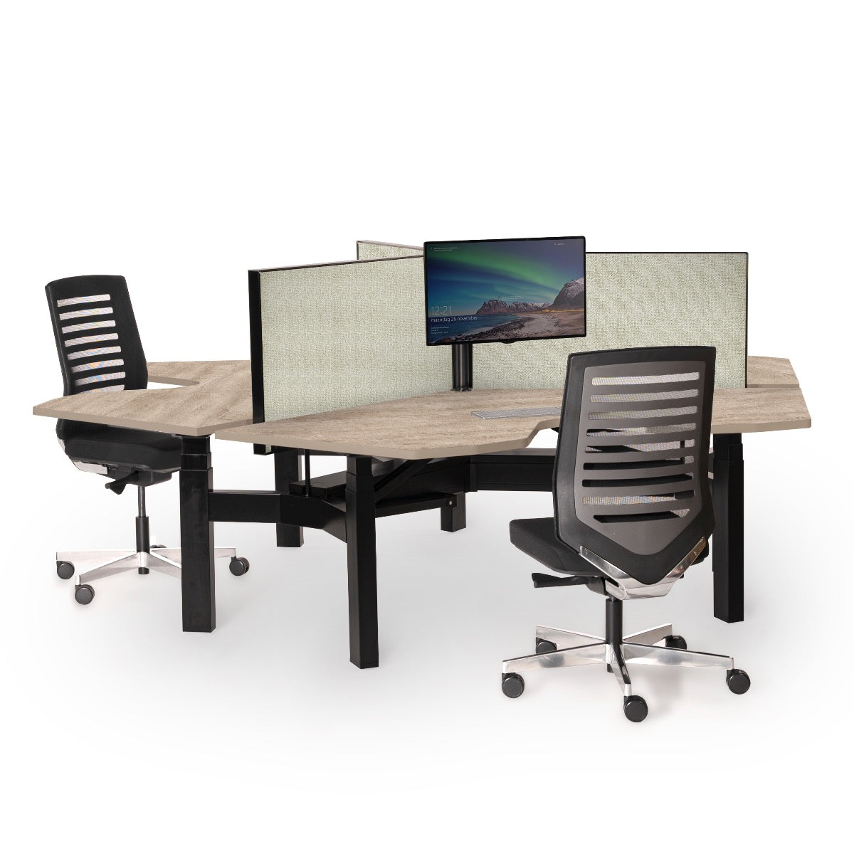 Wing Trio werkeiland met eikendecor bladen en zwart onderstel, ingericht met stoelen