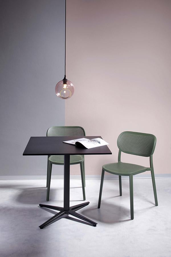 Nuta stoelen in gebruik