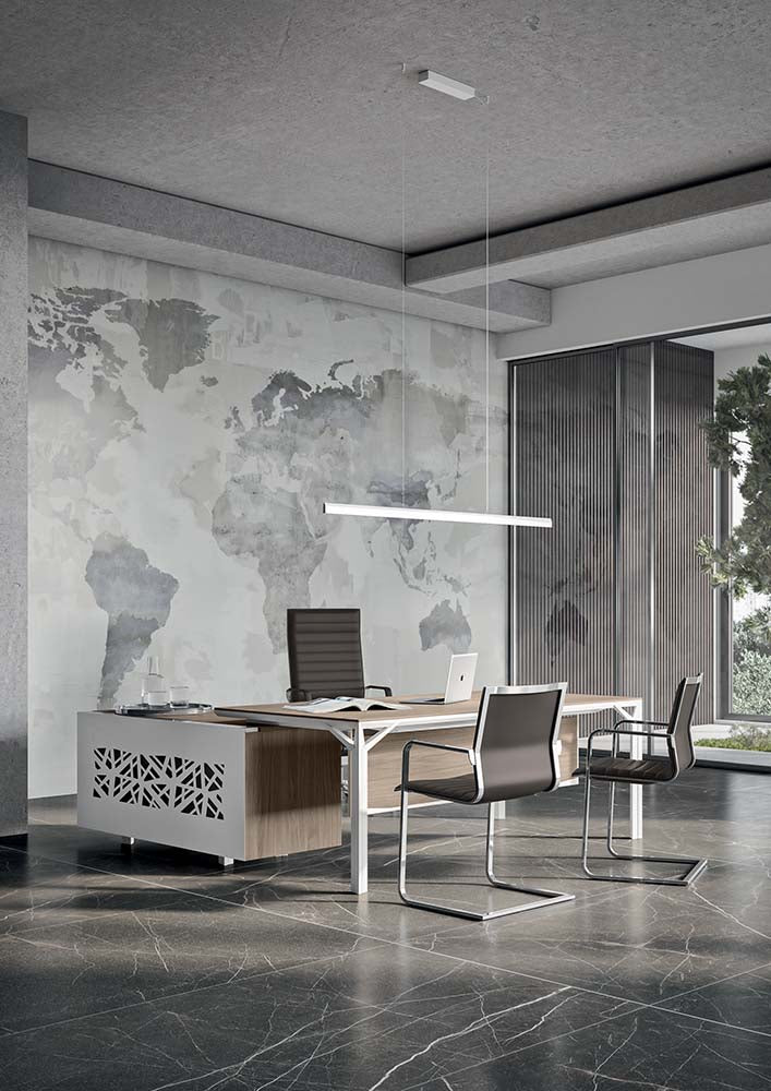 X8 directiebureau voor een wand met wereldkaart