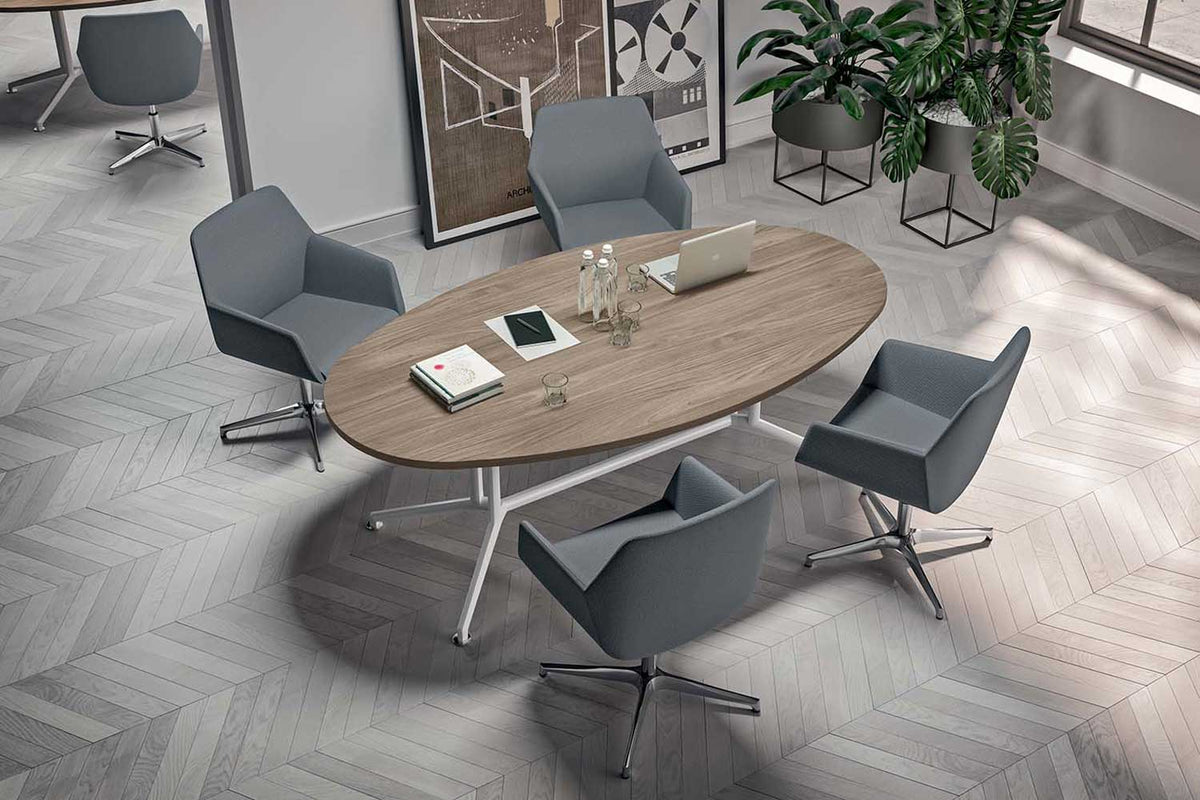 Q4 vergadertafel tonmodel met grijze stoelen, van bovenaf