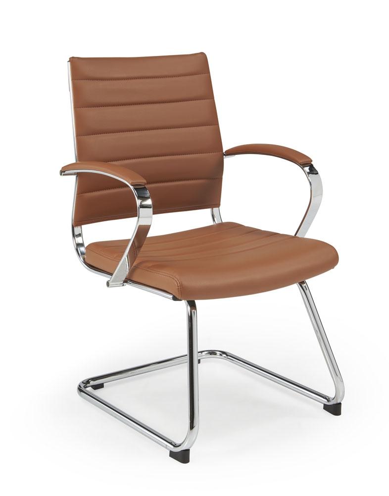 Vergaderstoel Dalhia met cognackleurige bekleding in horizontale banen, armleggers en verchroomd sledeframe